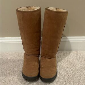 UGG Tall Chestnut Suede Shearling Boots with Stitch Detail size 8